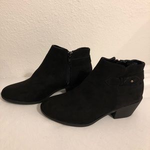 Forever 21 booties size 7
